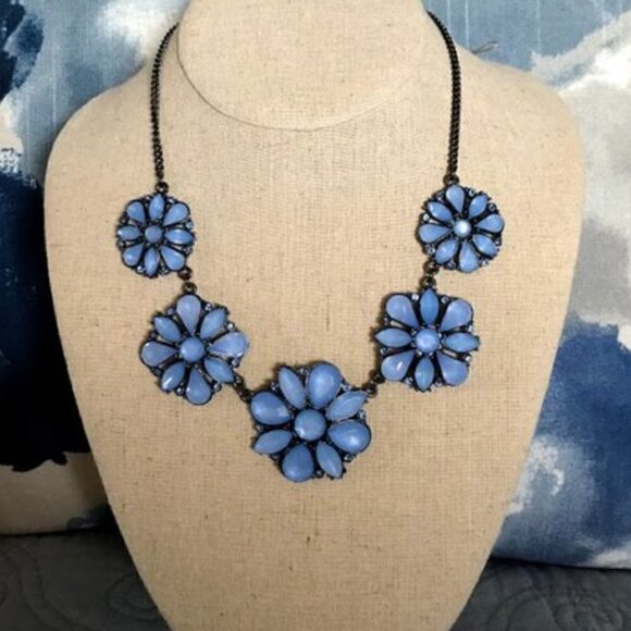 Forever 21 Statement Necklace Blue - Picture 1 of 3
